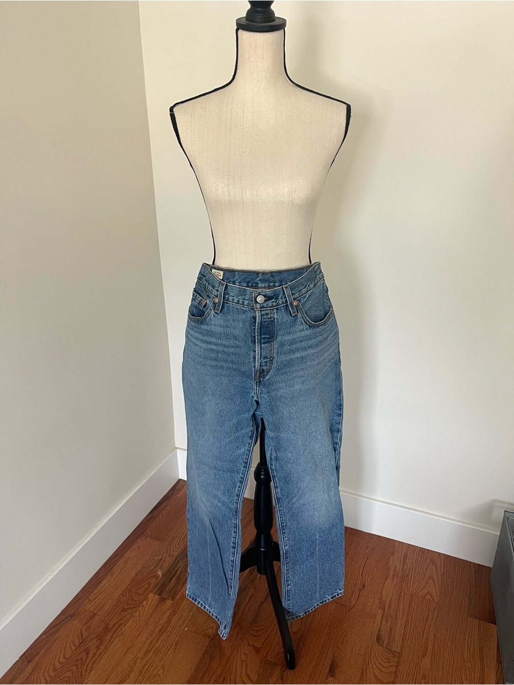 Levi’s 501 90’s Mid-Rise Blue Women’s Straight Leg Jeans